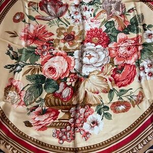 BNWT Vintage Echo Floral Silk Scarf